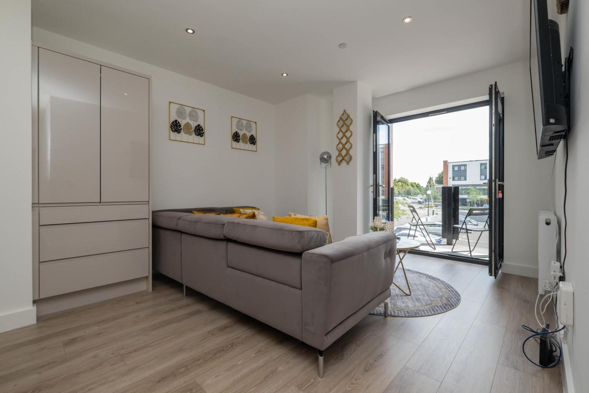 Brand New 2 Bedroom Apartment Centre Of סוליהול מראה חיצוני תמונה