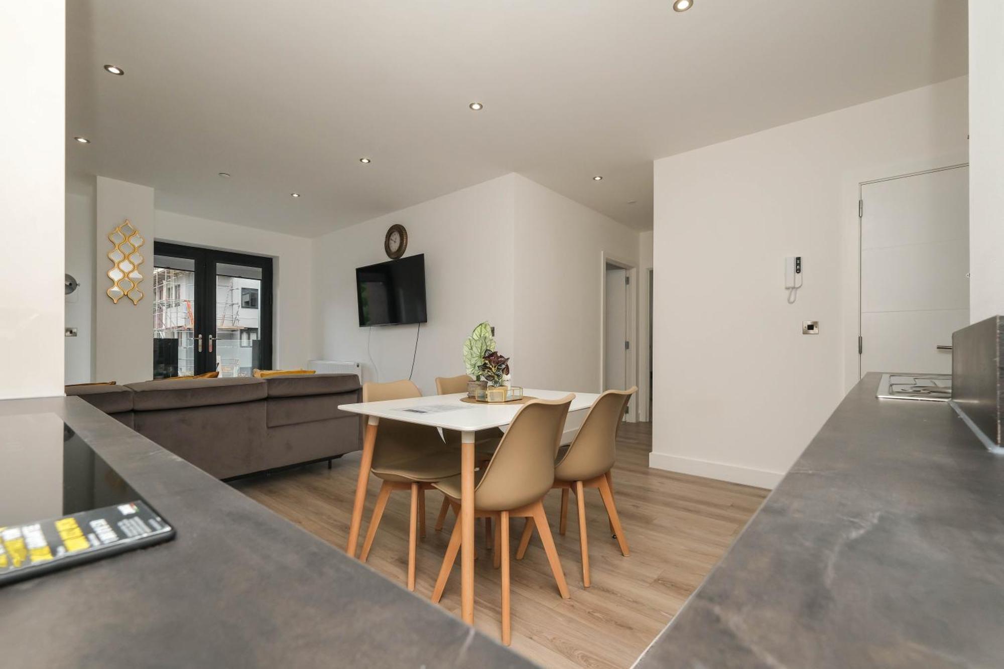 Brand New 2 Bedroom Apartment Centre Of סוליהול מראה חיצוני תמונה